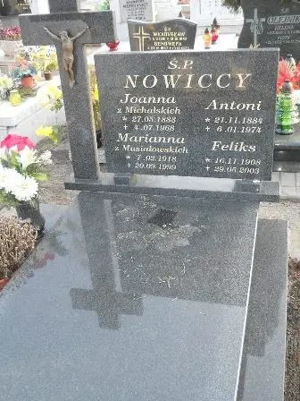 Zdjęcie grobu 4/326,327