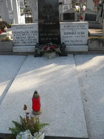 Zdjęcie grobu A/11, 12