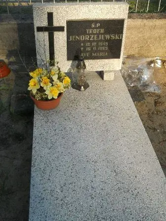 Zdjęcie grobu 32/100