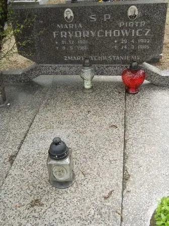 Zdjęcie grobu 32/9,10