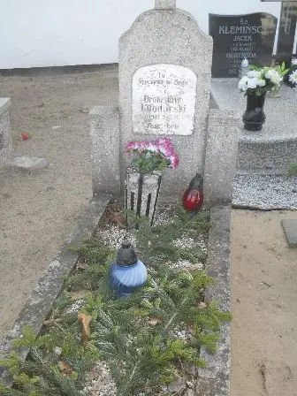 Zdjęcie grobu 8/80