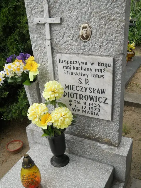 Zdjęcie grobu 7/11032