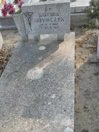 Zdjęcie grobu 2/100
