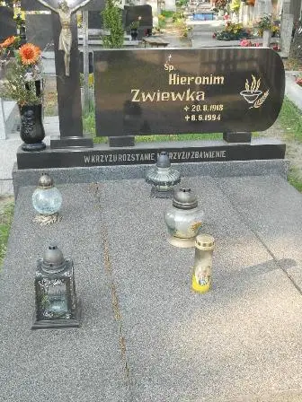 Zdjęcie grobu 32/261,262