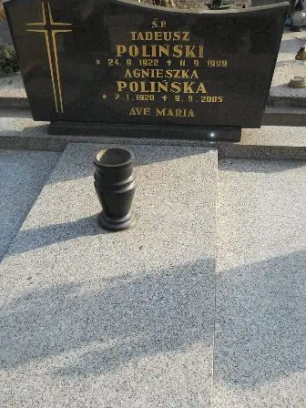 Zdjęcie grobu 10/31,32