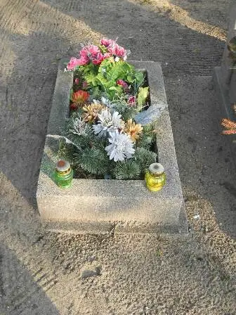Zdjęcie grobu 2/100
