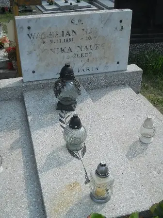 Zdjęcie grobu 44/22,23