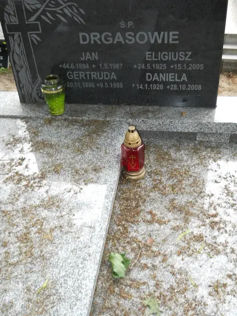 Zdjęcie grobu 7/11077
