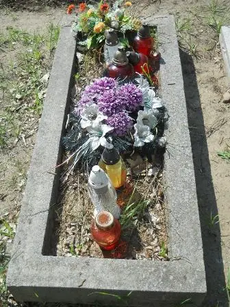 Zdjęcie grobu 30/100