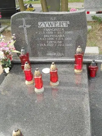 Zdjęcie grobu 34/32,33