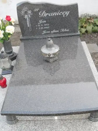 Zdjęcie grobu 100/100