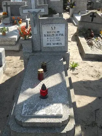 Zdjęcie grobu 3/107