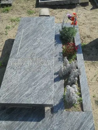 Zdjęcie grobu 28/4