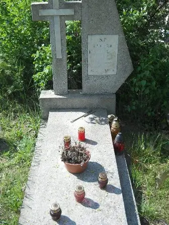Zdjęcie grobu Krzyżowy/200