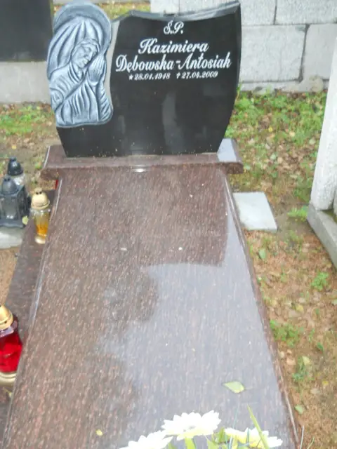 Zdjęcie grobu za krzyżem/2928/09
