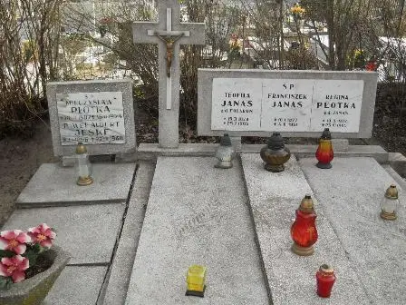 Zdjęcie grobu Krzyż./20,21