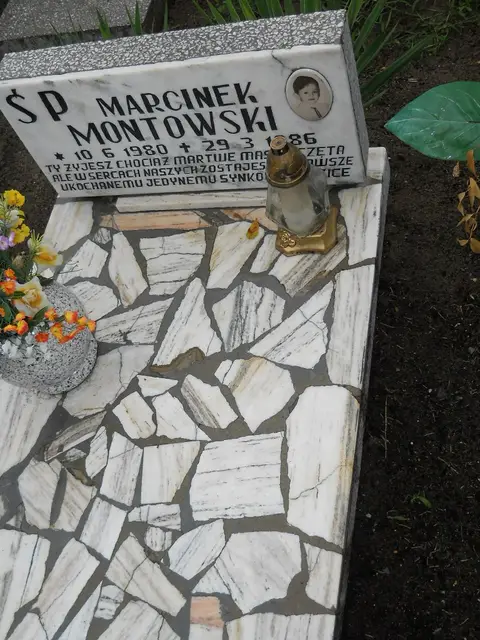 Zdjęcie grobu 21/23953
