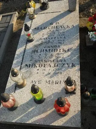 Zdjęcie grobu 4/76