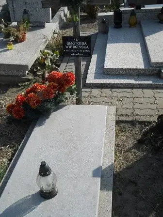 Zdjęcie grobu 5/100