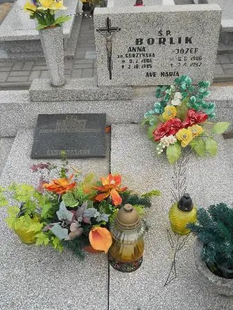 Zdjęcie grobu 44/121,122