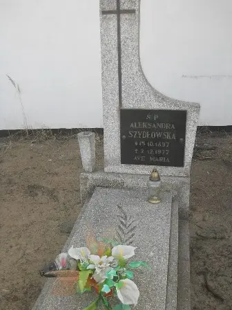 Zdjęcie grobu 6/2