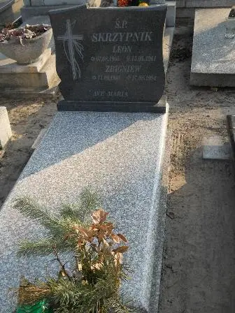Zdjęcie grobu 2/323