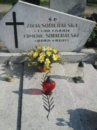 Zdjęcie grobu 7/13,14
