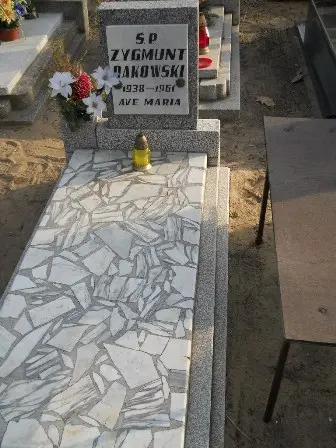 Zdjęcie grobu 10/81