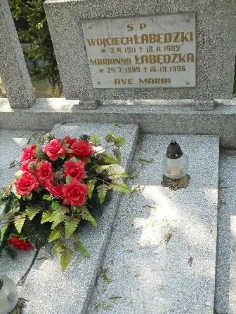 Zdjęcie grobu 30/26,27
