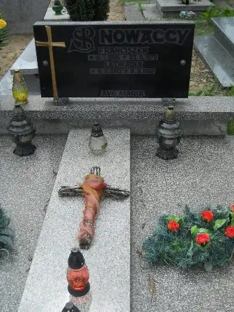 Zdjęcie grobu 40/20,21