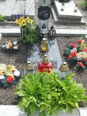 Zdjęcie grobu 25/102,103
