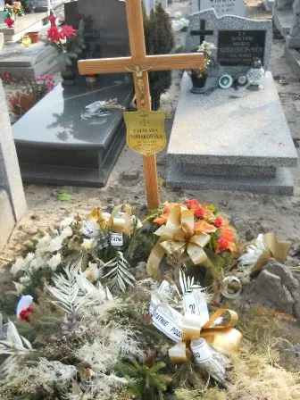 Zdjęcie grobu 2/100