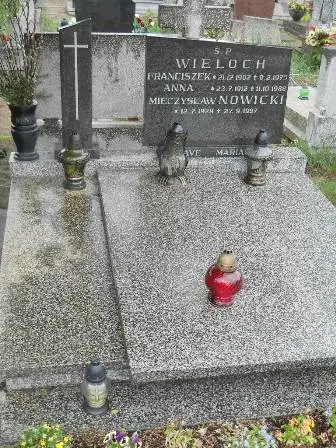Zdjęcie grobu E/120,121