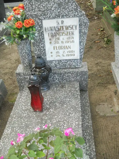 Zdjęcie grobu 12/6712/90