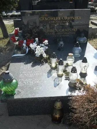 Zdjęcie grobu 3/4,5