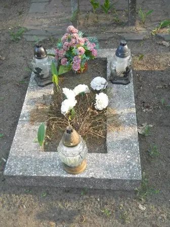 Zdjęcie grobu 7b/100