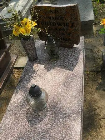 Zdjęcie grobu 30/100