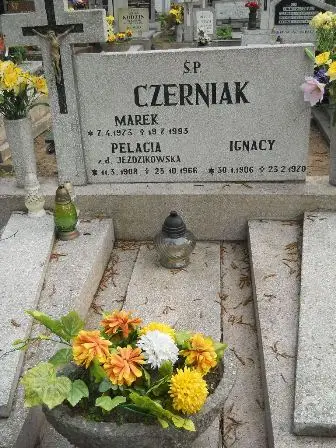 Zdjęcie grobu 33/296,297