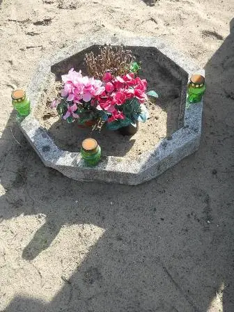 Zdjęcie grobu 100/100