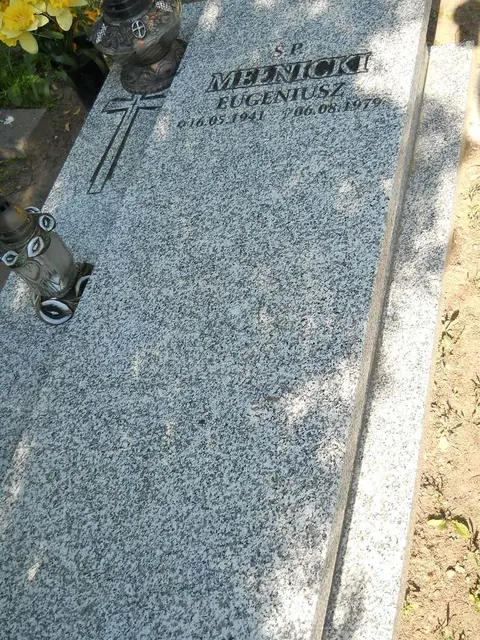 Zdjęcie grobu 7/12023