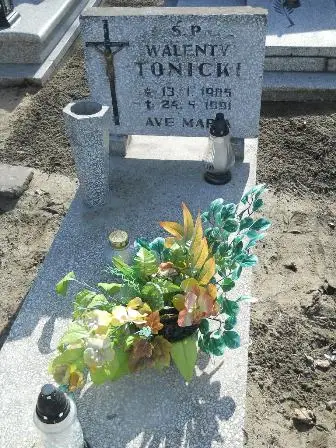 Zdjęcie grobu 8/28